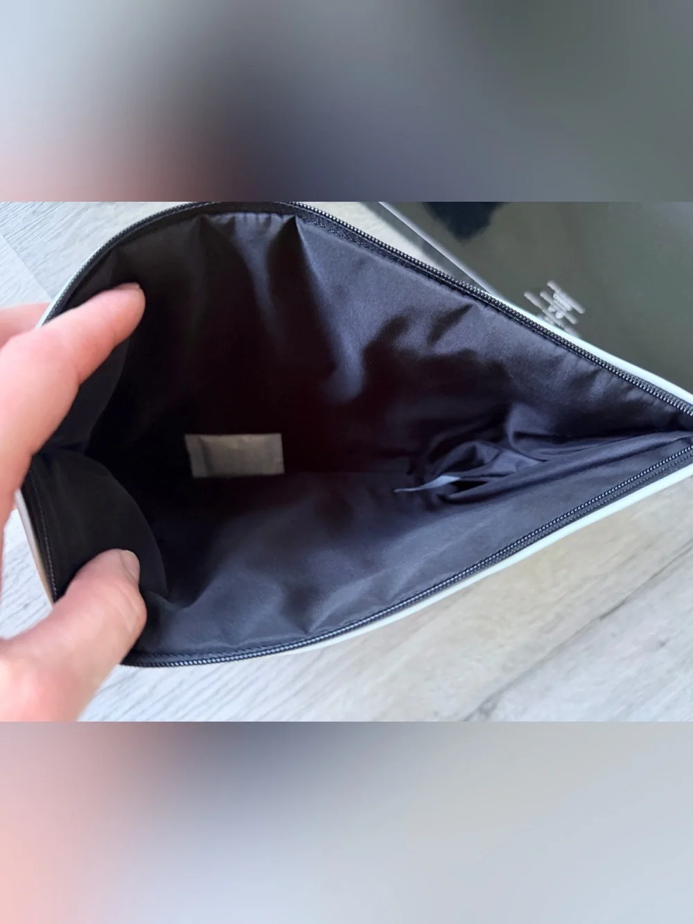 N/A multiple fairly pouch